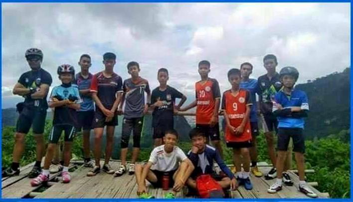 Los 12 niños y su entrenador de futbol fueron rescatados. (TNews - Tailandia)