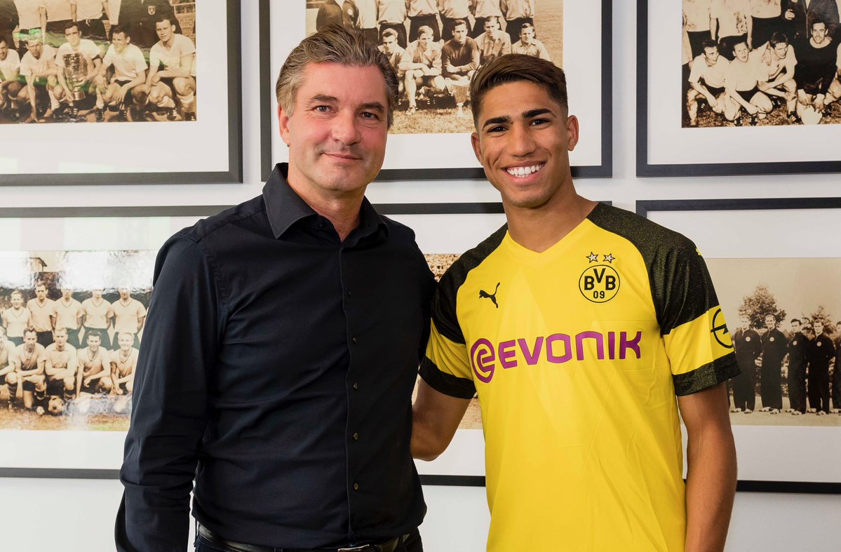 Achraf Hakimi ya posa con los colores del BVB (Twitter: Borussia Dortmund)
