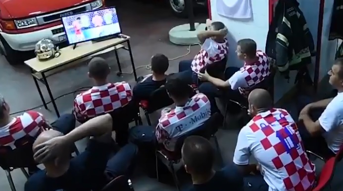 Bomberos e Croacia veían el Mundial cuando sonó la alarma (Especial)