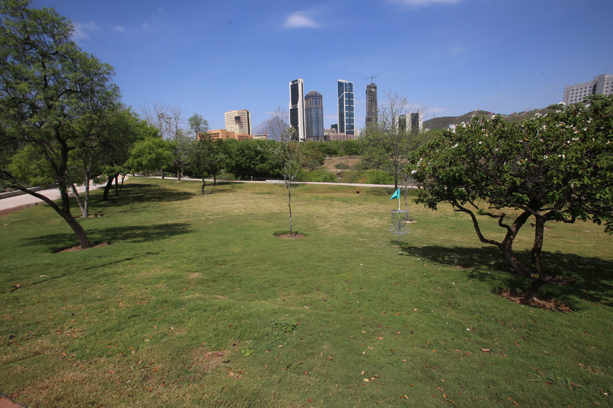 El calor continuará en la ciudad toda la semana. (Foto: Roberto Alanís)