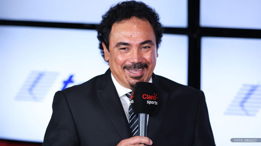 Hugo Sánchez en conferencia de prensa. (Imago7)