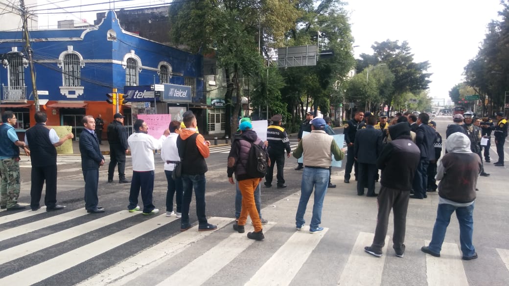 Consideran que sus automóviles podrían ser robados al estar fuera del estacionamiento. (César Velázquez)