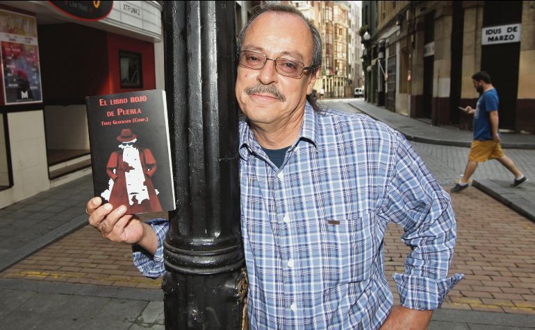 Glockner presentó su 'Libro rojo de Puebla' en la Semana Negra de Gijón (EFE)