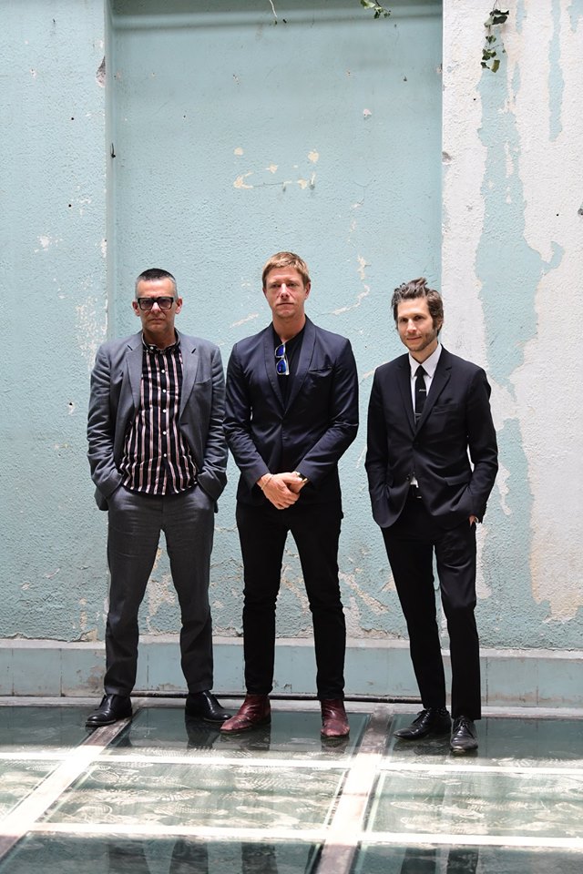 Interpol. (Especial)