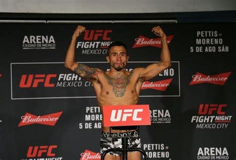 Alejandro Pérez en pesaje (Santiago Chaparro)