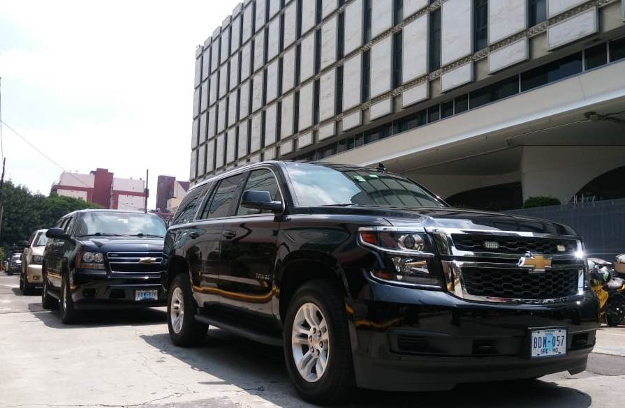 Los funcionarios estadunidenses llegaron a la embajada de EU tras su reunión con Peña Nieto. (Jorge Becerril)