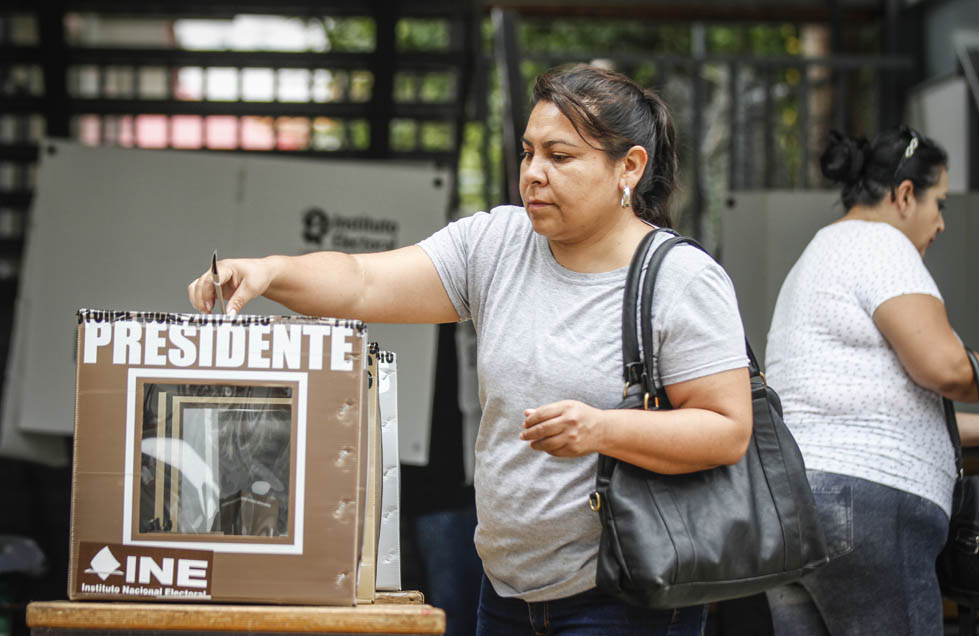Las mujeres representan el 51 por ciento del listado nominal electoral, pero no habían tenido esa representación en las candidaturas (Milenio)