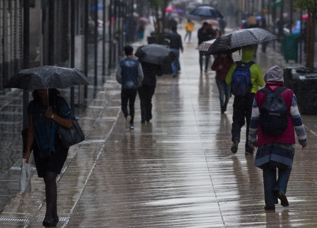 Protección Civil indicó que a partir de las 19:00 horas habrá lluvia fuerte en nueve delegaciones. (Cuartoscuro)