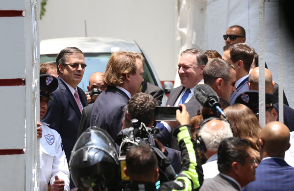 El secretario de Estado de EU, Mike Pompeo, y Marcelo Ebrard, propuesto como canciller. (Jorge González)