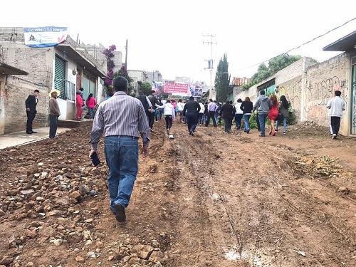 Vecinos de varias colonias del cerro se quejan de la falta del servicio. (Especial)