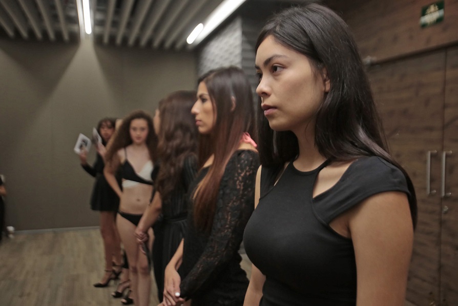 Cientos de modelos de todo el mundo se reunieron este sábado para hacer casting. (Fernando Carranza)