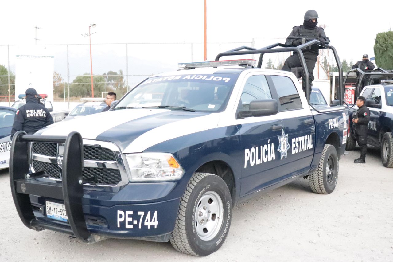 La Policía Estatal logró capturar a tres presuntos asaltantes que robaron una joyería en Texmelucan. (Especial)