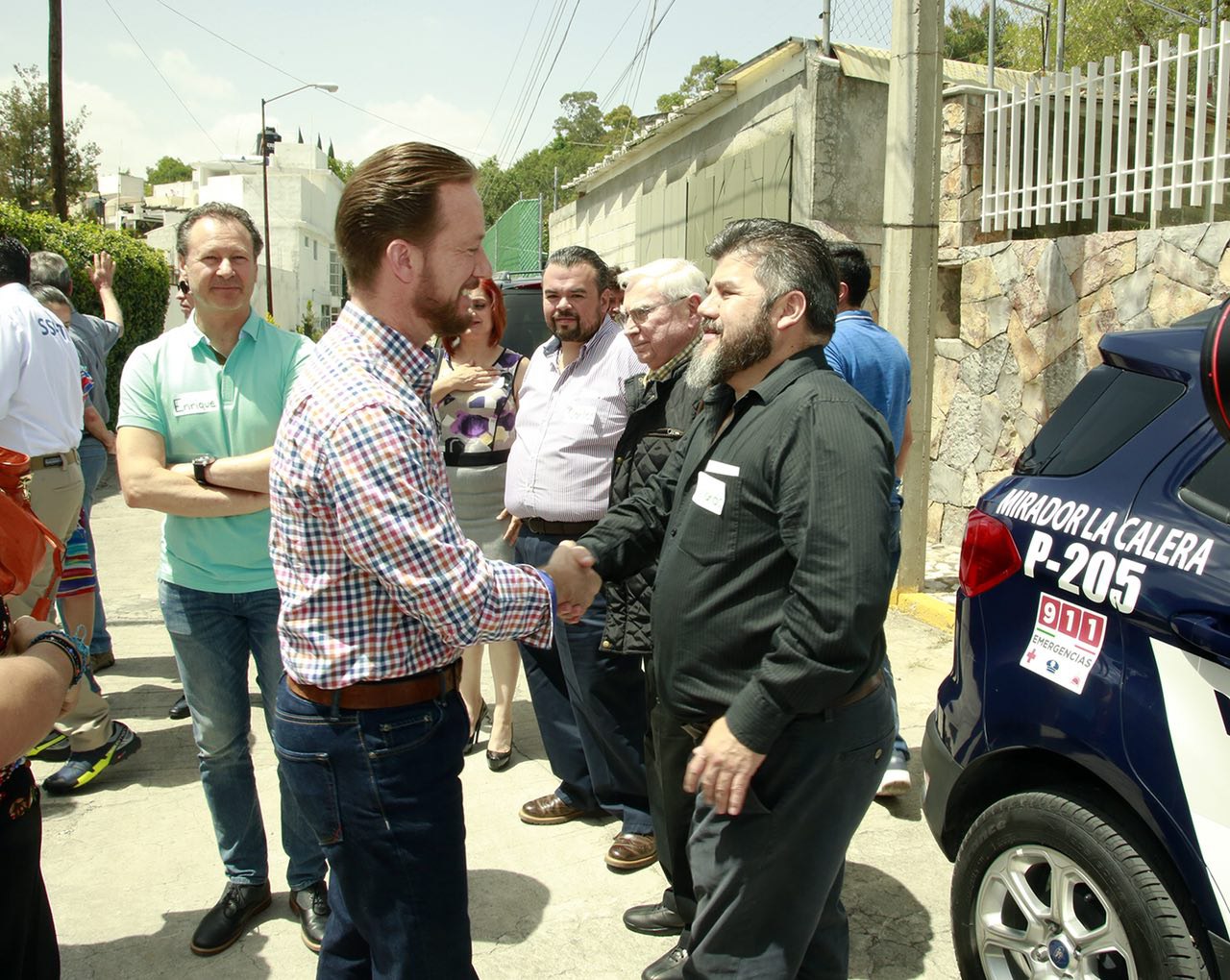 El alcalde Luis Banck entregó una patrulla equipada a vecinos organizados de El Mirador la Calera (Especial)
