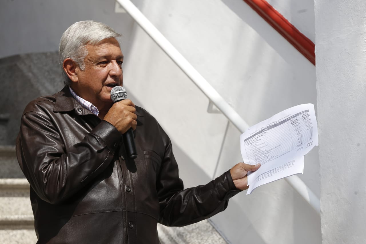 AMLO anunció que ganará 40 por ciendo de lo que gana actualmente Peña Nieto. (Héctor Téllez)