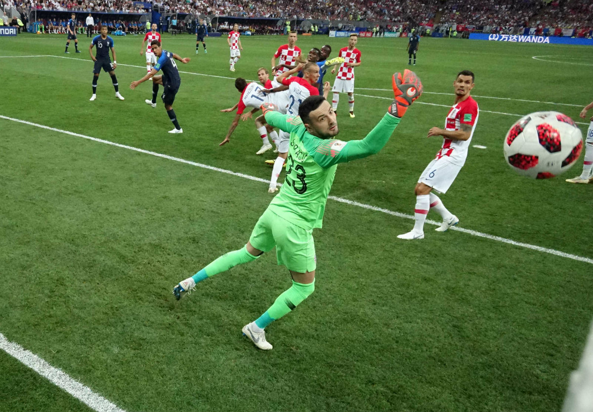 Mario Mandzukic marca autogol (Reuters)