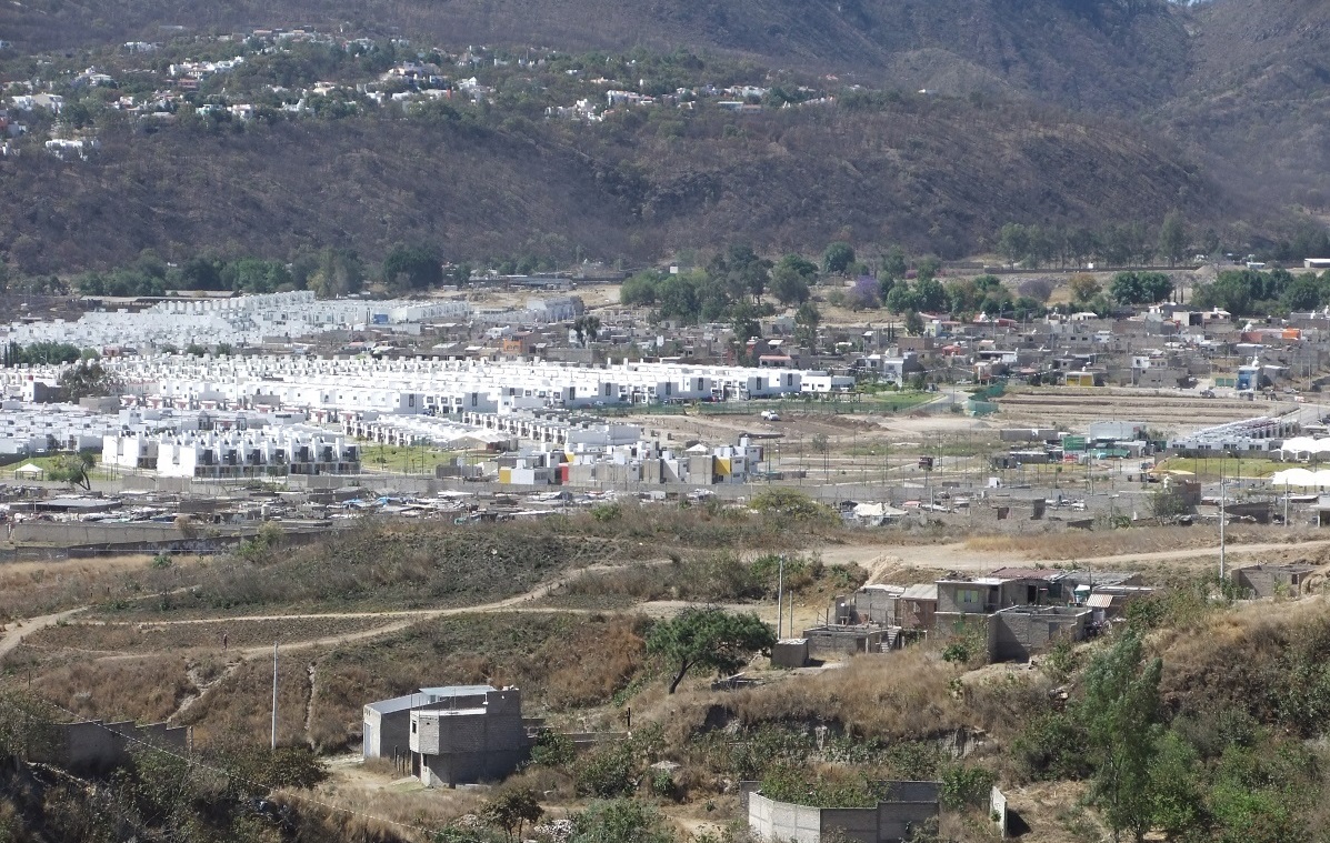 Los asentamientos irregulares en la zona rebasa ya 30 hectáreas, con un impacto o huella urbana que puede ser más del doble. (Agustín del Castillo)