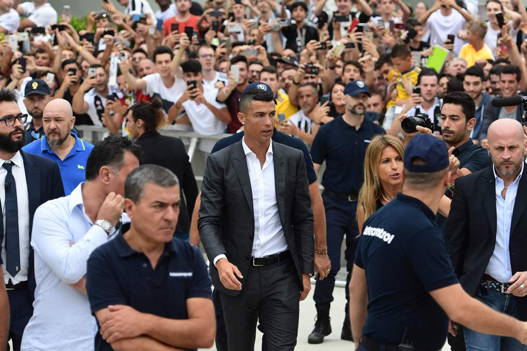 Cristiano Ronaldo llegó a Turín para fichar con la Juventus (AFP)