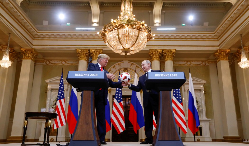 Donald Trump halagó el trabajo de Vladimir Putin al albergar en su país el Mundial de Futbol. (Reuters)