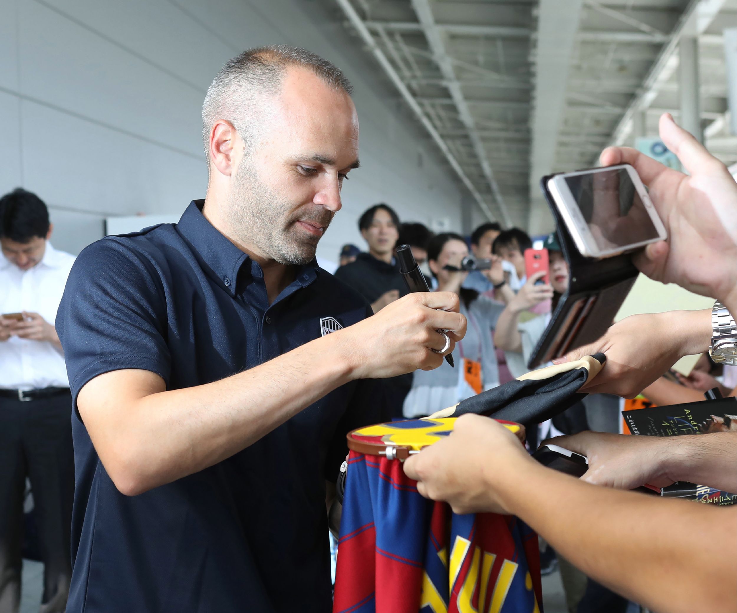 Andrés Iniesta llegó a Japón (AFP)
