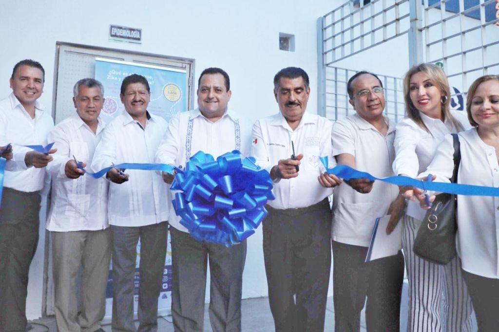 El gobernador Carlos Medonza Davis inauguró el insectario. (Especial)