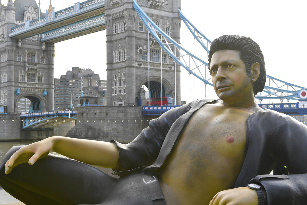 La imagen de Goldblum es una atracción temporal que se podrá ver durante una semana. AP