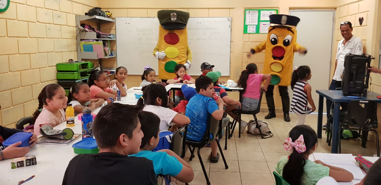 Protección Civil y Tránsito imparten pláticas a niños en campamentos de verano (Noel Vergara)