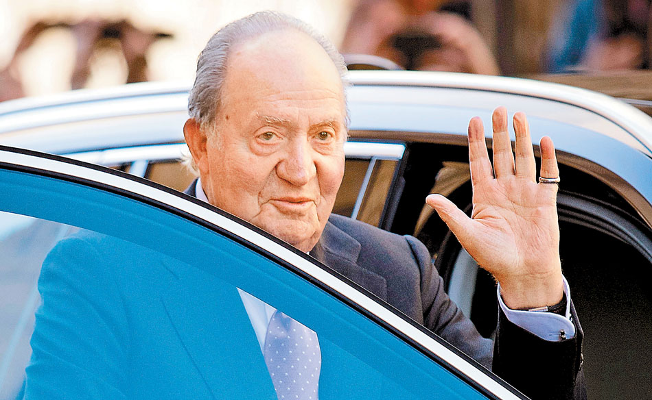 La supuesta ex amante del monarca emérito dice fue su “prestanombres”. (Jaime Reina/AFP)