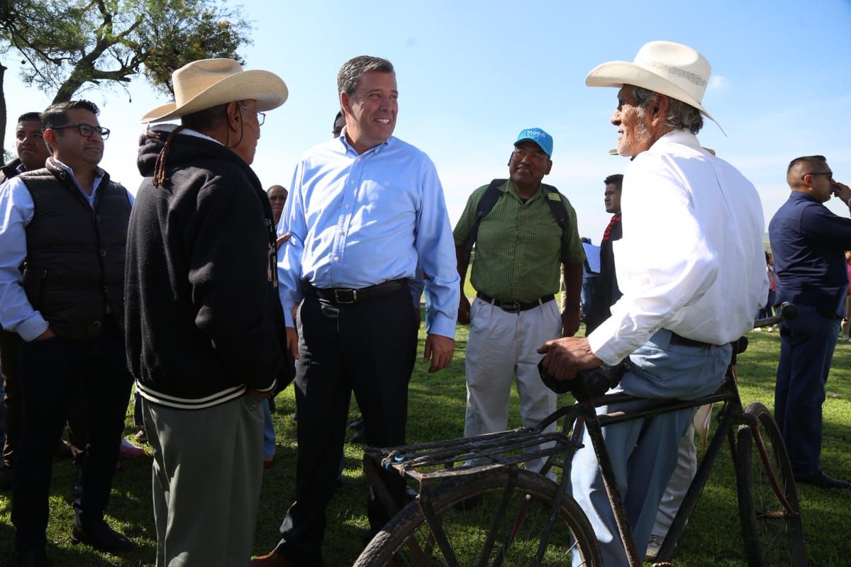 Gobernador Miguel Márquez en visita en Irapuato. (Foto cortesía)