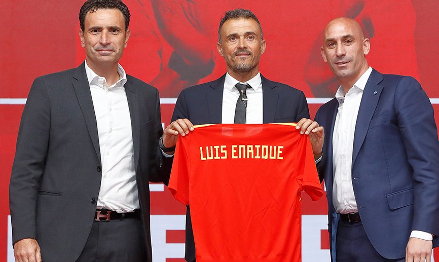 Luis Enrique será DT de España luego de dirigir al Barcelona (Twitter @SeFutbol)