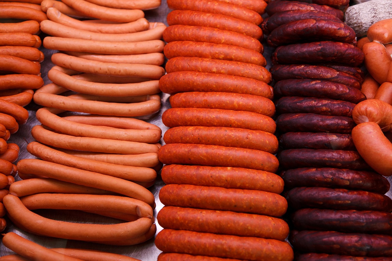 Los nitratos de las carnes procesadas contribuyen a los episodios maniacos. (Especial)