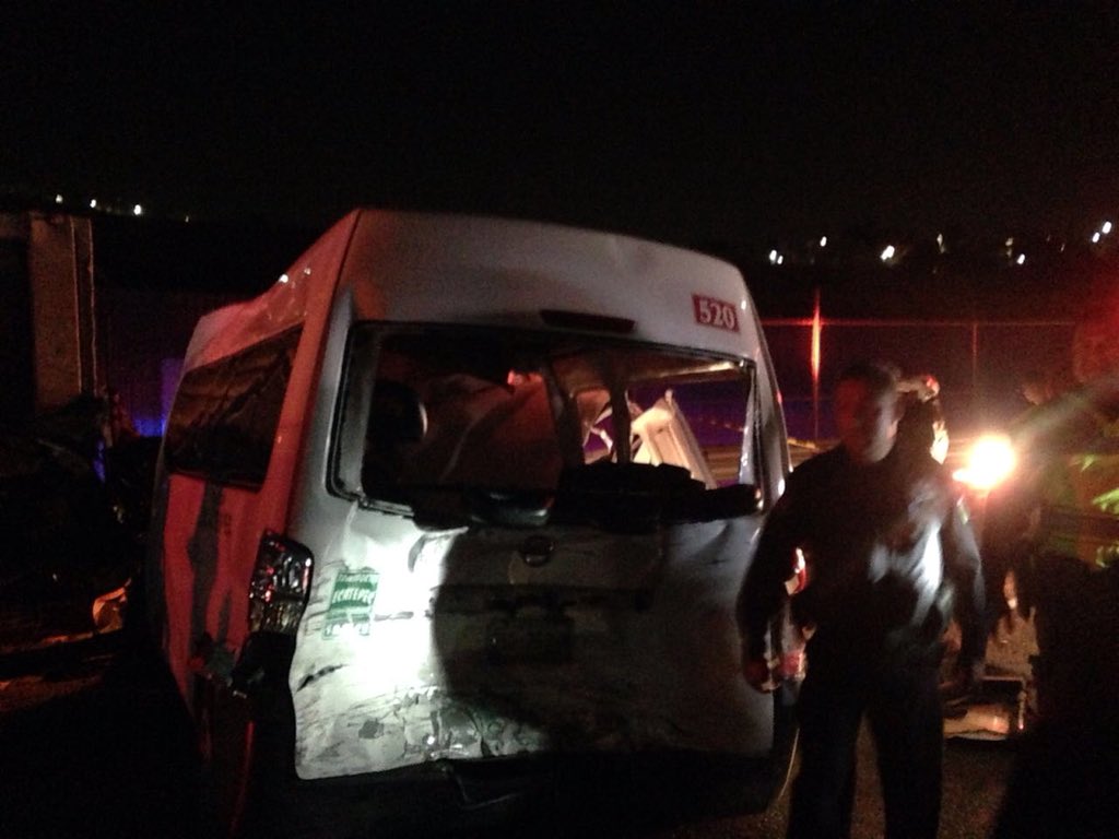 El accidente ocurrió a la altura del kilómetro 18 de la vía. (Tomadas de @MrElDiablo8)