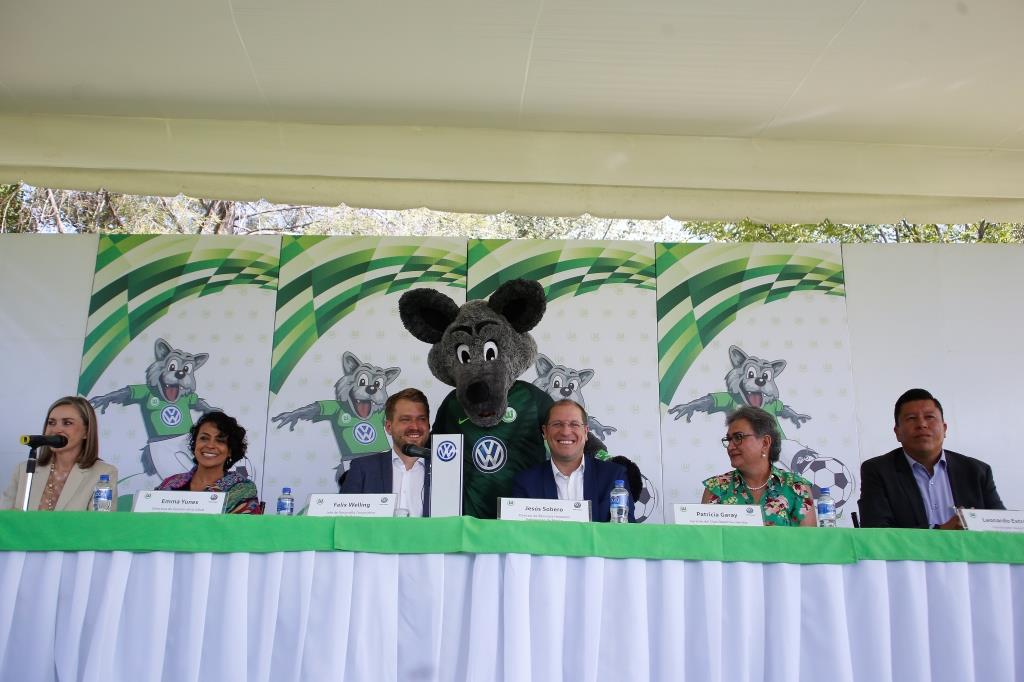 La firma automotriz alemana y el Club Wolfsburg inician un ambicioso proyecto en la ciudad (Andrés Lobato)