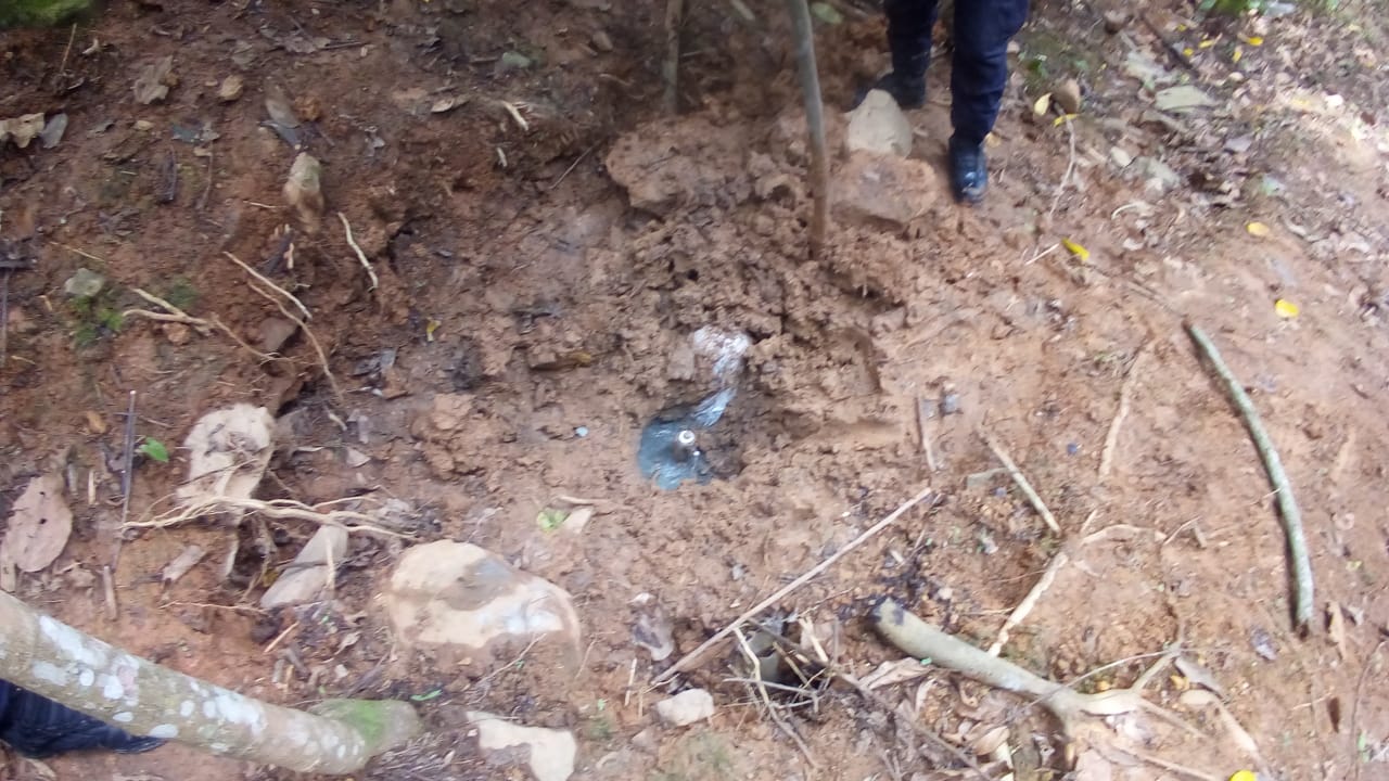 Toma clandestina hallada en Xicotepec, misma que fue descubierta por elementos de la Policiía Municipal (Leticia Ánimas)