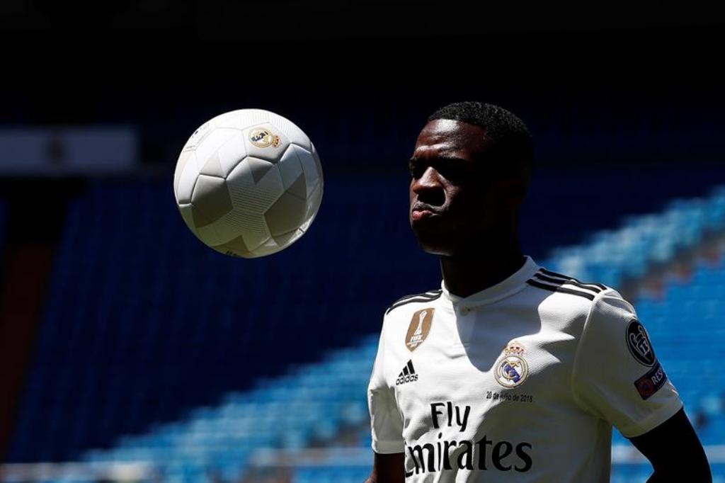 Vinicius Jr. en su presentación como jugador del Real Madrid. (EFE)