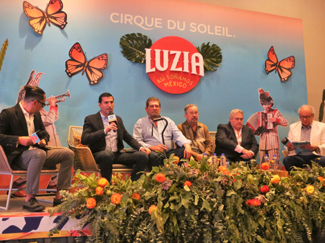 Carlos Bremer y el alcalde Mauricio Fernández con los organizadores. (Foto: Raúl Palacios)