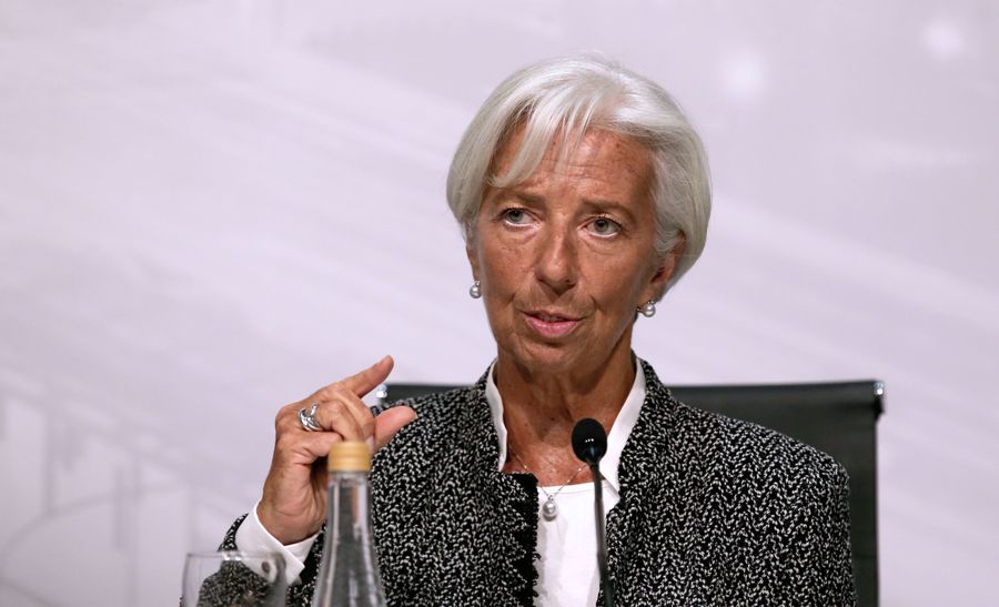 La directora del FMI, Christine Lagarde, advirtió el PIB global podría sufrir una caída por la guerra comercial. (AFP)
