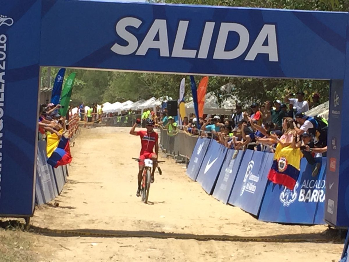 Gerardo Ulloa, medalla de oro en ciclismo de montaña (Twitter @COM_Mexico)