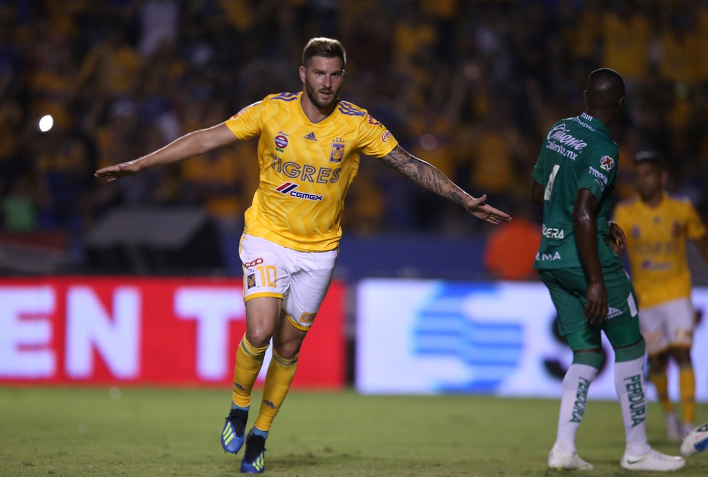 Gignac en festejo de gol (Imago7)