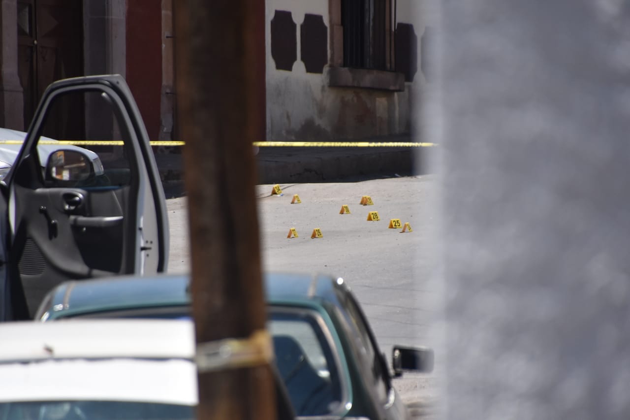 Grupos del crimen organizado colocan mantas con mensajes en cinco municipios del estado de Zacatecas (Manuel Chacón)