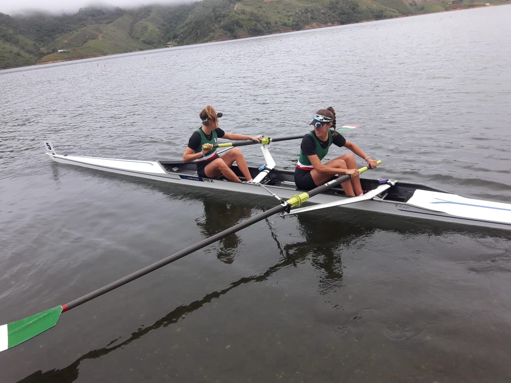 Kenia Lechuga y Fabiola Núñez ganan medalla de oro en remo (Twitter @ACC_Castillo)