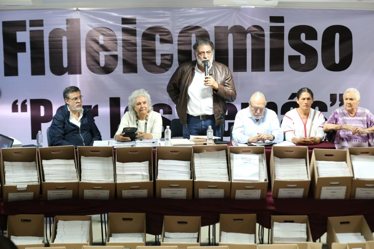 Pedro Migue, administrador del fideicomiso para damnificados, en conferencia de prensa. (Octavio Hoyos)
