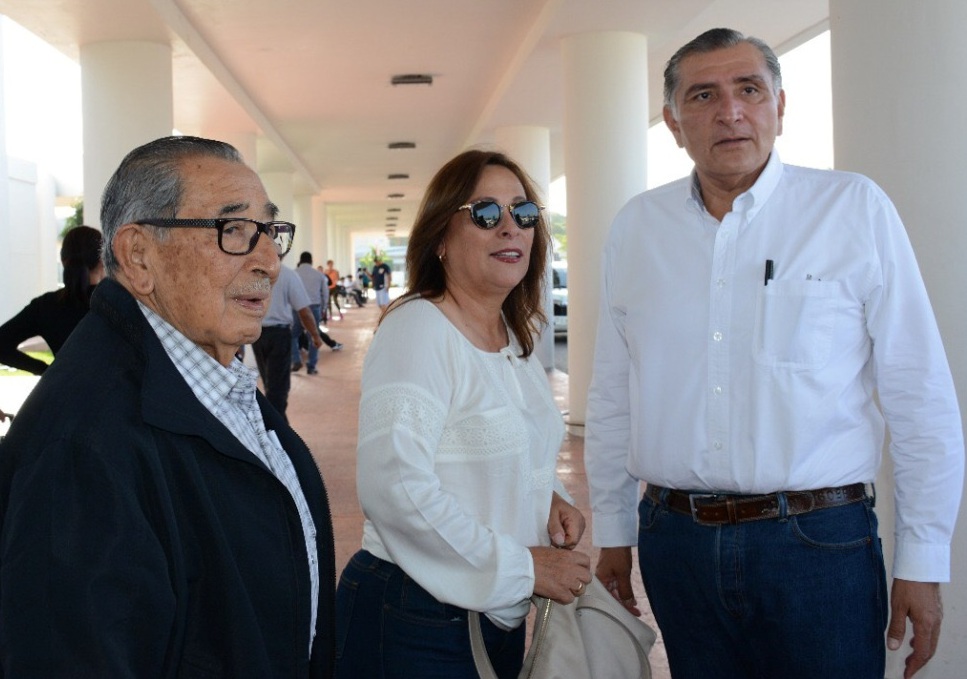 Rocío Nahle recorrió hoy terrenos en Tabasco, donde posiblemente podría construirse la refinería. (Cuartoscuro)