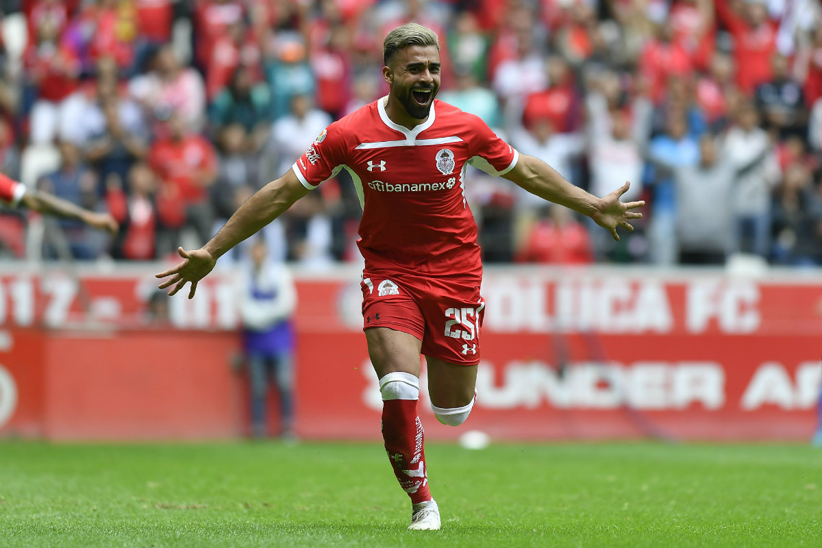 Canelo en festejo de gol tras marcar con Toluca (Imago7)