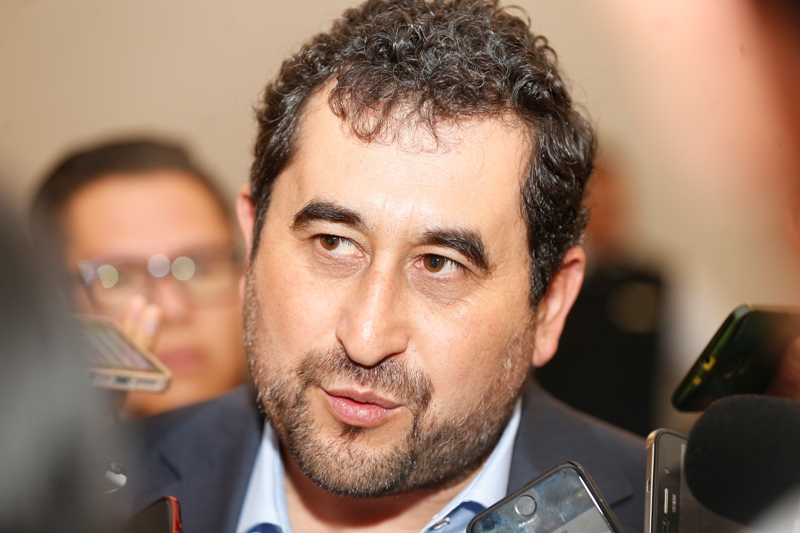César Cravioto (Héctor Téllez)