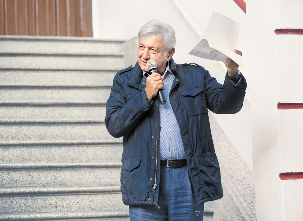 El virtual presidente electo en conferencia. (Juan Carlos Bautista)