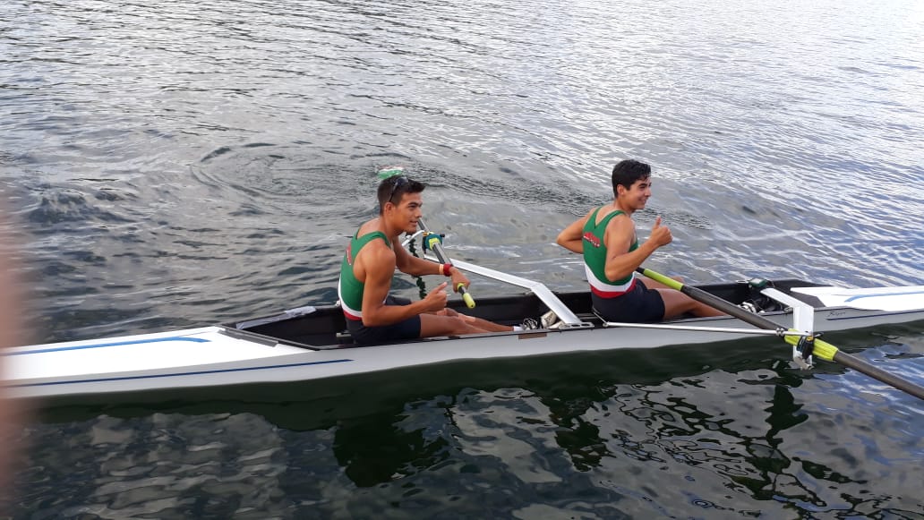 Adolfo Peralta y Francisco González, medalla de oro en remo (Twitter @CONADE)