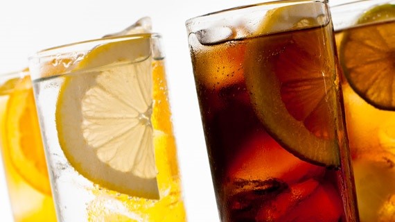 Las bebidas 'light' y sin calorías quizá no sean tan malas, después de todo. (Especial)