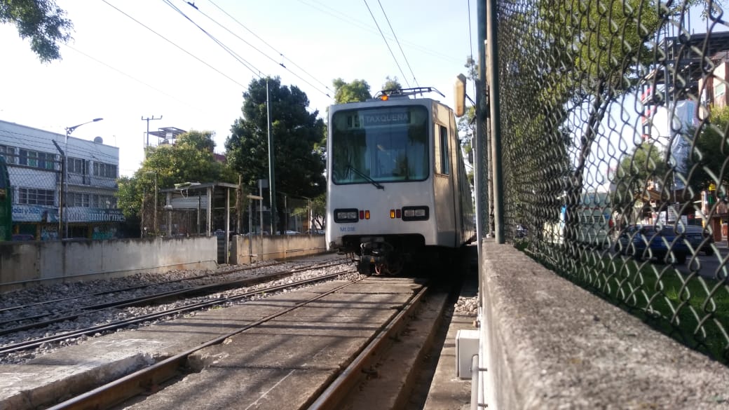 Los usuarios fueron desalojados del tren ML 018.(César Velázquez)
