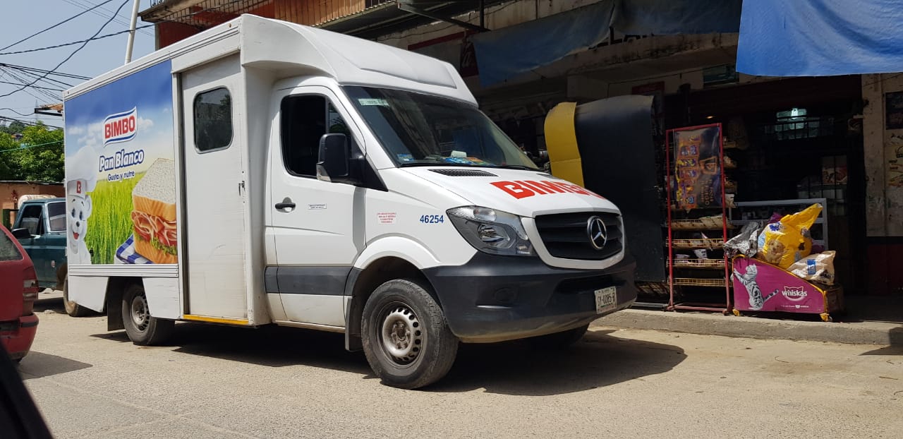 Bimbo reanudo la operación de sus rutas de distribución en Acapulco. (Javier Trujillo)