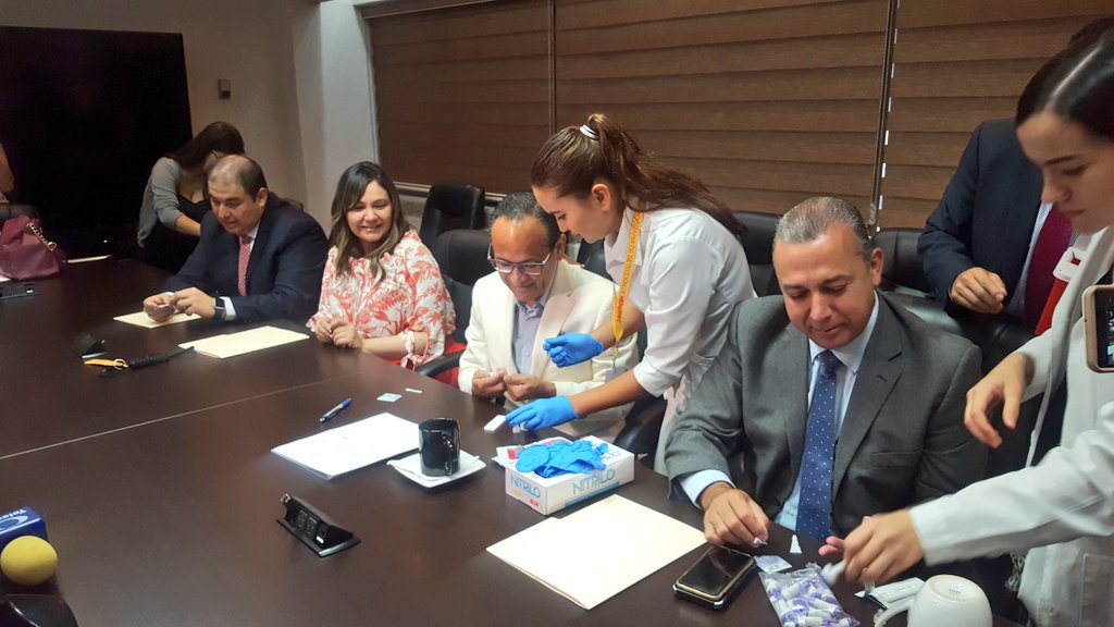 El Hospital Civil de Guadalajara ofreció  pruebas rápidas de hepaatitis (Tomada de Twitter @HospitalCivil)